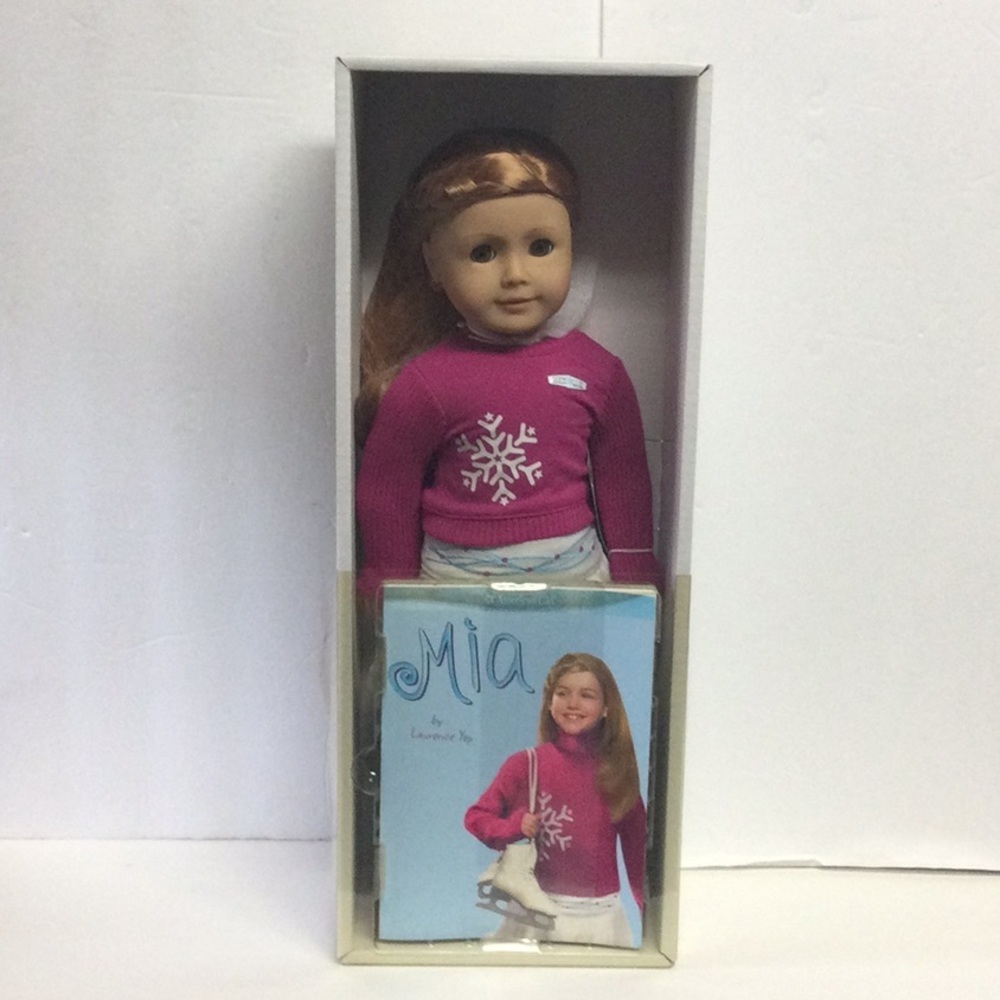 American Girl Doll & Book Mia St. Clair Sixth Girl of the Year NEW - Picture 2 of 6